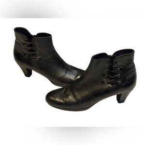 VANELi Black Leather Ankle Boots Lace-Up Detail Kitten Heel Size 8N